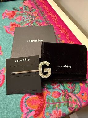 Retrofete Crystal 'G' Silver Hairpin